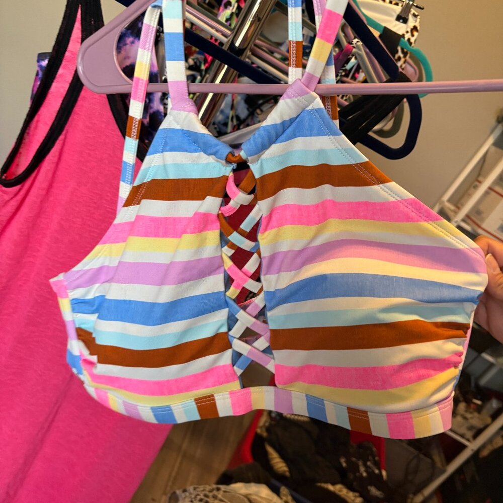 California Waves Trendy Plus Size Linen Stripe Printed Halter Bikini Top Macy's - Picture 3 of 4